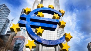 H «άμυνα» της Ελλάδος και της ΕΚΤ, οι καλοκαιρινές καταιγίδες, οι «καλαμοκαβαλάρηδες» και ο Έλληνας... Ζακ Σιράκ