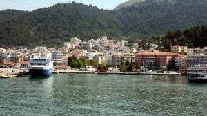 Πλαγίως: εκπρόσωπος της γαλάζιας πατρίδας