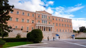 Σπύρος Καπράλος: Οι μετρήσεις, το κλίμα στην κοινωνία και η πολυπλοκότητα του πολιτικού σκηνικού!