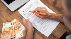 Τι πρέπει να κάνει ο Ασφαλιστικός Διαμεσολαβητής – πρακτικά και χωρίς περιστροφές- για να έχει 3.000€/μήνα;