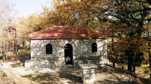 Ηλίας Προβόπουλος: Ένα εκκλησάκι των Αγίων Ταξιαρχών στην Πίνδο!