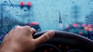 Τι πρέπει να προσέξουν οι πελάτες πριν πιάσει το τσουχτερό κρύο; Οι βασικοί έλεγχοι για ασφαλείς μετακινήσεις τον χειμώνα, χωρίς ατυχήματα!