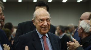 Ο Σημίτης του 1985, το «καμπανάκι» Μυτιληναίου, η κλασική…προτίμηση του επιχειρείν και στο ρυθμό του Trump Effect οικονομίες και αγορές