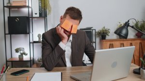 Είναι όντως τεμπελιά, η έλλειψη επαρκούς δραστηριότητας του Ασφαλιστικού Διαμεσολαβητή;