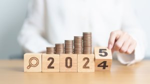 Αυξήσεις στις εισφορές ελεύθερων επαγγελματιών και αγροτών