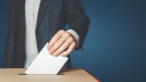 Η δημοσκόπηση της Alco, τα γερμανικά εύσημα για την Ελλάδα ο…αδιάβαστος Νίκος, το νέο ιστορικό ρεκόρ της Metlen και οι αντιδράσεις Σαββίδη για τον ΟΛΒ