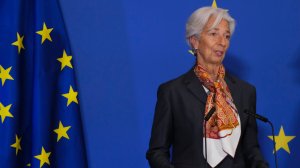 Στο μικροσκόπιο των οίκων αξιολόγησης, το «σήμα» της Λαγκάρντ, αύξηση των ξένων επενδύσεων και το ρεκόρ κερδών της Optima