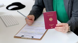Ποιες παροχές περιλαμβάνει μια ασφάλιση αλλοδαπού;
