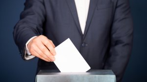Σπύρος Καπράλος: Τα ψιλά γράμματα των δημοσκοπήσεων, τα μηνύματα των πολιτών και η προοπτική διακυβέρνησης της χώρας