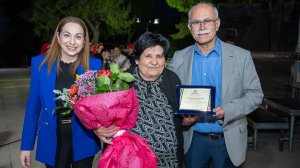 Ηλίας Προβόπουλος: Βραβείο σε μητέρα 13 παιδιών