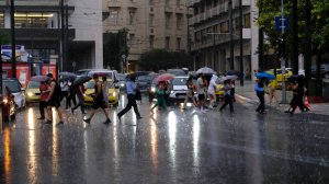 Καιρός: Πού θα ρίξει τοπικές βροχές μέχρι και καταιγίδες - Η πρόγνωση μέχρι και την Κυριακή