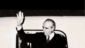 Πλαγίως: Έρχεται!