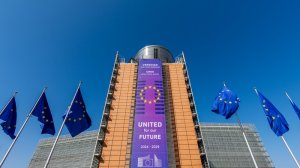 ΕΑΕΕ: Υιοθέτηση από την Ευρωπαϊκή Επιτροπή κατ΄ εξουσιοδότηση κανονισμού για την απλοποίηση της Ταξινομίας στο πλαίσιο του νομοθετικού πακέτου Omniibus