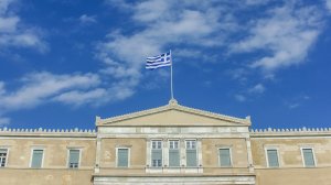 Η…Γιορτή της Δημοκρατίας και η «Καμόρα», οι…επιθέσεις Πιερρακάκη, η fake ταξιδιωτική οδηγία, το 2026 η αναβάθμιση του Χ.Α