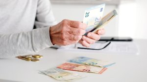 Επαναφορά της 13ης σύνταξης(;), ο Σκέρτσος για την άνοδο του Χ.Α, ο Ιβάν θέλει να δει Μητσοτάκη και η Attica Bank «βλέπει» Μάλτα