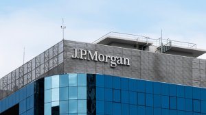 Σε νέα φάση η Viva μετά την απόσυρση αγωγής της JP Morgan στη WeRealize