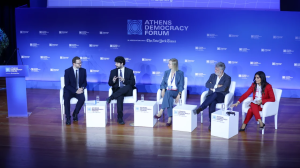 «Καμπανάκι» για τη Δημοκρατία: Κίνδυνοι παραπληροφόρησης και κυβερνοεπιθέσεων από την Τεχνητή Νοημοσύνη