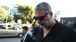 Στα δικαστήρια ο Βασίλης Μπισμπίκης για τη δίκη του τροχαίου στη Φιλοθέη (Video)