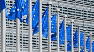 Οι στατιστικές του 2024 για την οδική ασφάλεια δείχνουν μεν ότι η κατάσταση βελτιώνεται, ωστόσο οι προκλήσεις παραμένουν