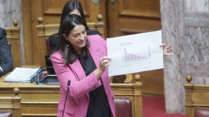ΥΠΕΚΑ Νίκη Κεραμέως στη Βουλή: «Πάνω από 60 οι ενσωματώσεις προτάσεων φορέων, κομμάτων, πολιτών στο εργασιακό νομοσχέδιο»