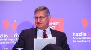 Π. Μυλωνάς στον Economist: Χρειάζεται πιο ευέλικτη προσέγγιση στην πράσινη μετάβαση