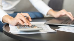 Επιστρέφει φόρους ακινήτων από το 2014 η ΑΑΔΕ - Ποιοι ιδιοκτήτες θα λάβουν αναδρομικά