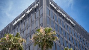 Το ελληνικό «success story» στο…Λονδίνο και τα funds των 30 τρισ. δολ, η εκτίμηση των ευρωπαίων στον Πιερρακάκη, η ευκαιρία των τραπεζών στις ασφάλειες και οι προσδοκίες για year end rally