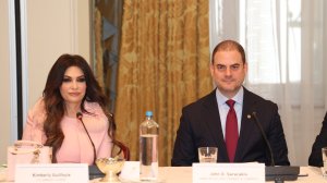 Κλειστή συνάντηση στο Ελληνοαμερικανικό Εμπορικό Επιμελητήριο με την πρέσβη των ΗΠΑ στην Ελλάδα, Κίμπερλι Γκίλφοϊλ, και τα μέλη των επιτροπών Υγείας του επιμελητηρίου