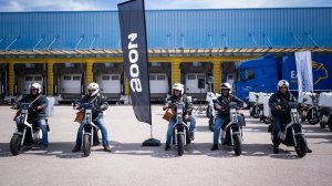 ΕΛΤΑ: Ανανέωση του στόλου με 250 ηλεκτρικά δίκυκλα ελληνικής παραγωγής για τη διανομή αλληλογραφίας
