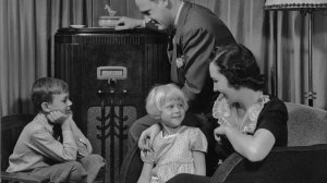 Από το καφενείο του χωριού…στα podcast της μοναχικής ακρόασης