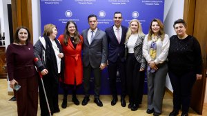 Συνάντηση του Υπουργού Υγείας Άδωνι Γεωργιάδη με αντιπροσωπεία από τους Συλλόγους Μαιών-Μαιευτών