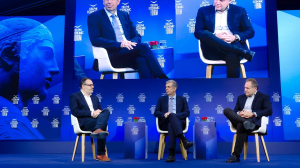 Διαχειρίσιμες οι επιπτώσεις από την κρίση στη Μ. Ανατολή - Τι είπαν Ε. Βασιλάκης Α. Παντελιάδης στο Φόρουμ των Δελφών