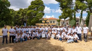 “Bee the Change”: Η team AEGEAN γιόρτασε την Παγκόσμια Ημέρα Περιβάλλοντος, αναλαμβάνοντας δράση για την προστασία των μελισσών