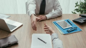 Διαβάστε εδώ για ποια θέματα πρέπει να ενημερώνει ο ασφαλιστικός διαμεσολαβητής τον ασφαλισμένο, με βάση τη νέα οδηγία για την διαμεσολάβηση