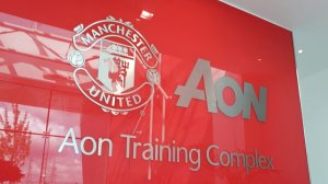 Δωρεάν ασφάλιση και όχι μόνο μοιράζουν Aon και Manchester United