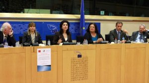 Ένας χρόνος μετά την κρίση: Προσαρμογή στην Ελλάδα και την Ευρωζώνη