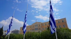 Bloomberg: Η Ελλάδα σχεδιάζει ανταλλαγή χρέους 30 δισ. ευρώ!