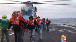 Απομακρύνθηκαν όλοι οι επιβάτες από το πλοίο «Norman Atlantic». Πέντε οι νεκροί