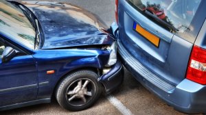 Οι πινακίδες αυτοκινήτων στην εφορία οδηγούν ασφαλιστές στην ανεργία…