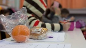 Το Πρόγραμμα ΔΙΑΤΡΟΦΗ δίπλα στους μαθητές ευπαθών περιοχών για 7η συνεχή σχολική χρονιά!
