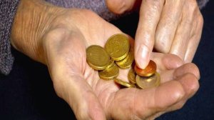 ΕΦΚΑ: Ποιοι επιστρέφουν πίσω το ΕΚΑΣ και ποιες είναι οι αντισταθμιστικές παροχές!