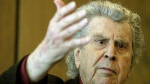 Αποθεώθηκε ο Μίκης Θεοδωράκης στη Βιέννη