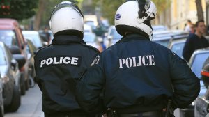 Τον «έκοψαν» από την αστυνομία λόγω τατουάζ και τώρα τον αποζημιώνουν με 88.000 ευρώ!