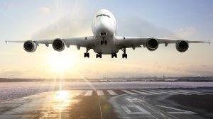 Έρευνα Allianz: Πιο λίγα και ακριβά αεροπορικά δυστυχήματα, νέοι κίνδυνοι στον ορίζοντα