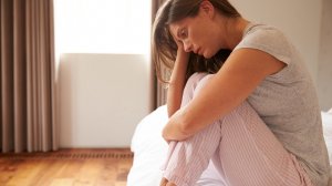 Έχετε κατάθλιψη; Καλέστε αμέσως τη γραμμή βοήθειας 1034