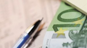 Στο επίκεντρο των ανησυχιών το ισχυρό ευρώ