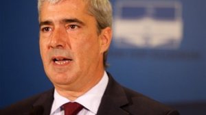 Διαφήμιση της ιδιωτικής ασφάλισης ο Τσουκαλάς του ΣΥΡΙΖΑ