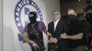 Χρυσή Αυγή: Ο ύποπτος «κύκλος των ασφαλιστών» 