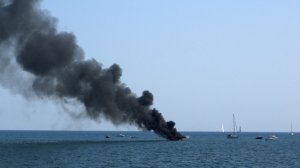 Κάηκαν επτά πολυτελή σκάφη
