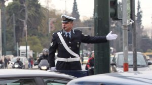 Ένα εύγε σ’ έναν τροχονόμο της Λάρισας